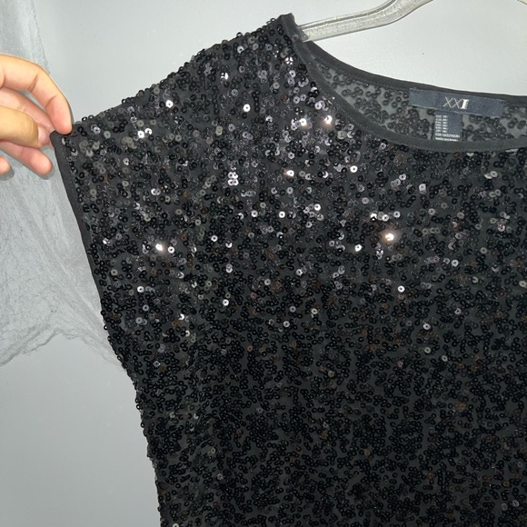 Forever 21 Black Sequined Blouse 🖤💎 - Picture 3 of 5